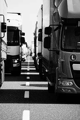 Ecotaxe poids lourds en Alsace : entre soutien écologique et opposition économique