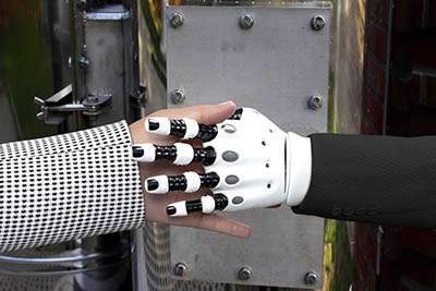 Impact des technologies numériques et de l’intelligence artificielle sur la santé et la sécurité au travail : une approche centrée sur l’humain