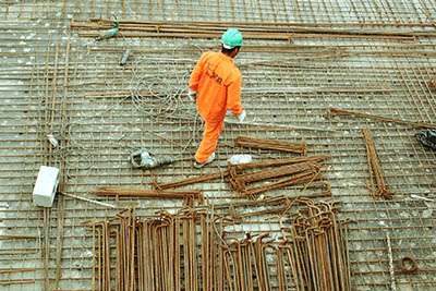 Sous-traitance, précarité, jeunes : les bombes à retardement des chantiers
