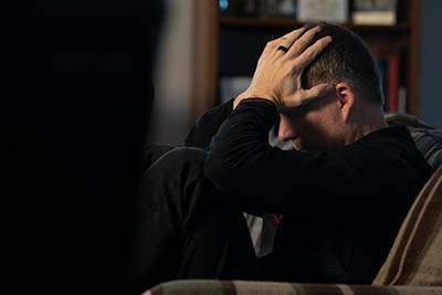 Revenir au bureau après un burn-out : les signaux qui disent “pas encore”