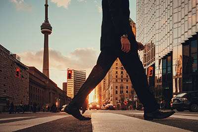 Pourquoi encourager la marche améliore la sécurité et la performance au travail