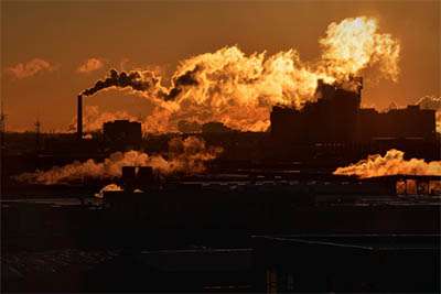 Zones ATEX : comprendre les risques et protéger efficacement les travailleurs isolés