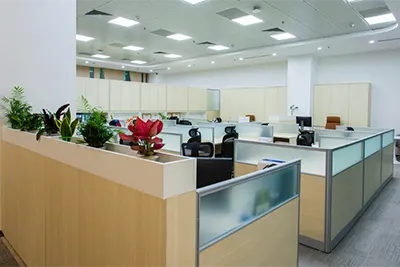 Travail isolé en été : un risque souvent sous-estimé en entreprise