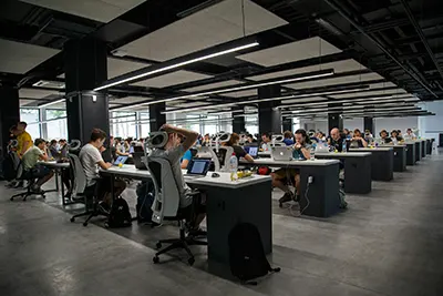 Pourquoi le bruit ambiant menace bien plus que l’audition des salariés