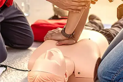 Formation massage cardiaque en entreprise : pourquoi miser sur le Serious Game