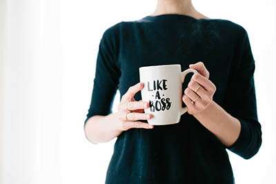 Repenser la féminisation en entreprise : au-delà des logiques patriarcales